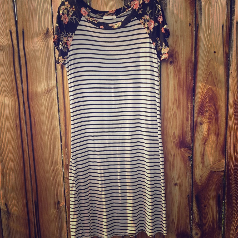 Reborn floral sleeve summer dress.